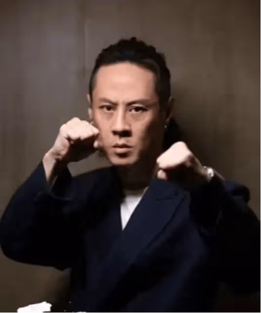 梁洛施疑似新戀情曝光?遭到多名網民偶遇兩人牽手現身,徹底撕去李澤楷標籤 