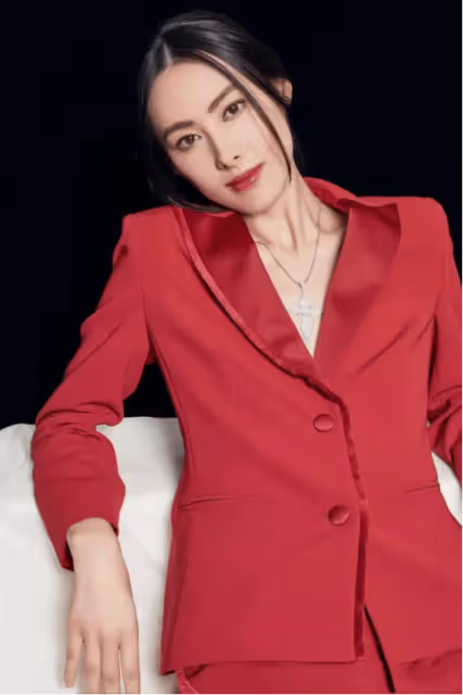 梁洛施疑似新戀情曝光?遭到多名網民偶遇兩人牽手現身,徹底撕去李澤楷標籤 