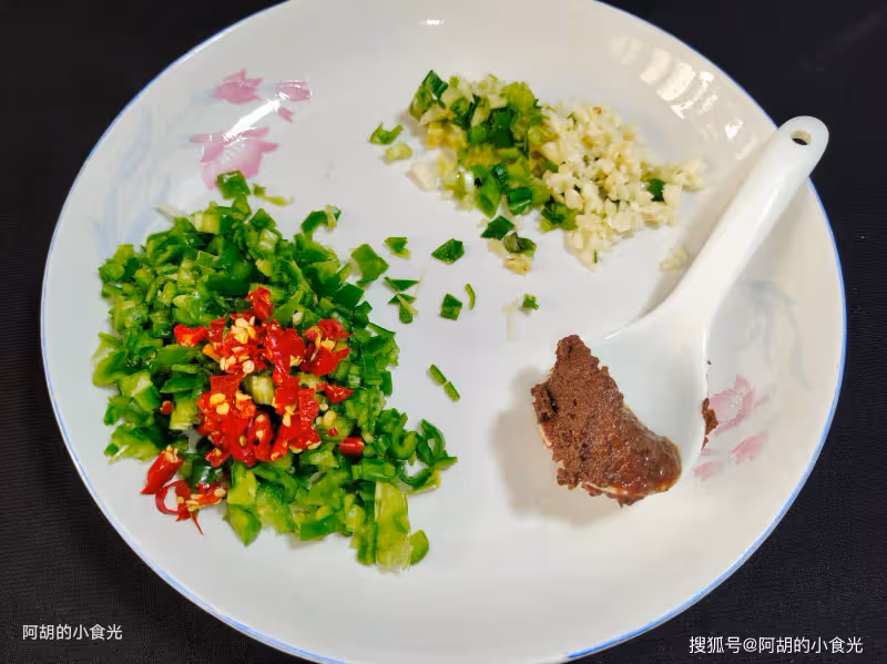 入冬不懂吃它太虧,竟還是絕佳天然高鈣菜!燙一燙拌一拌,菜嫩味更香、鮮脆十足,妥妥下飯好菜