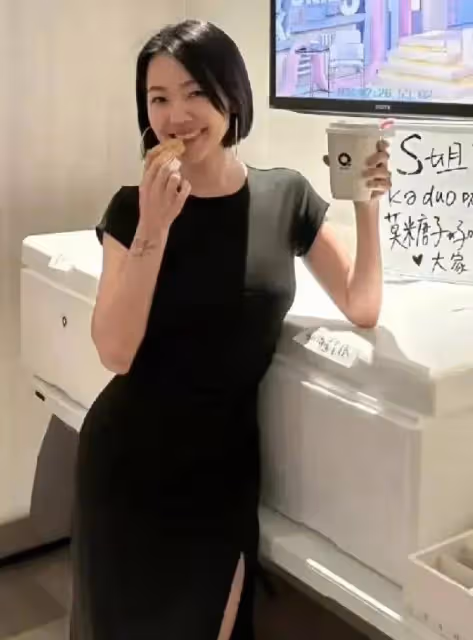 小s戒酒成功,狀態越來越好被指強過姐姐太多,越來越迷人
