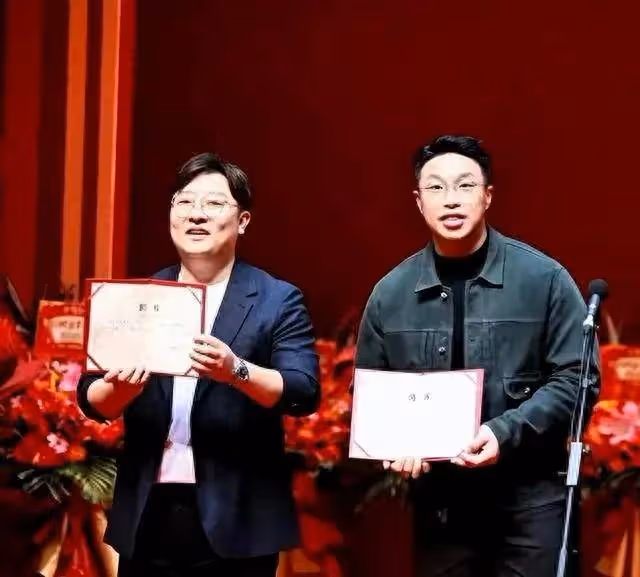 德雲社鄭好回應燒餅當副總，稱郭老師提拔徒弟理所應當，護犢子