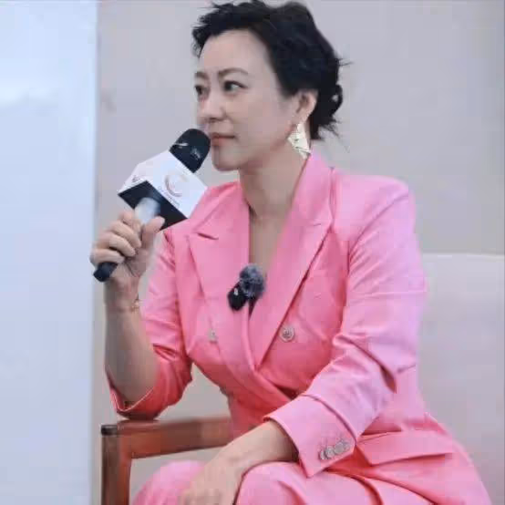 郝蕾近照暴瘦20斤顏值回春!46歲的她美得讓人窒息