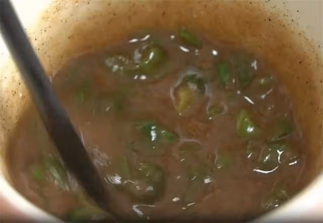 花生里加點麵粉,教你個新吃法,不油炸不水煮,營養又解饞