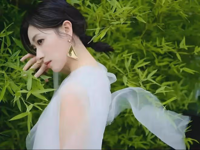 看不上豪門,這10位嫁給「普通人」的女星,才是真正的人間清醒!