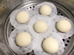 冬天做饅頭，10人做，9人做不好，學會2個技巧，快速做出饅頭