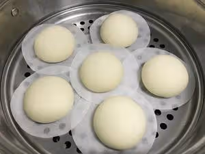 冬天做饅頭，10人做，9人做不好，學會2個技巧，快速做出饅頭