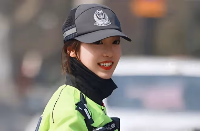 兔子警官李語蔚升職了,爆火後沒有辭職當網紅,如今離轉正不遠了