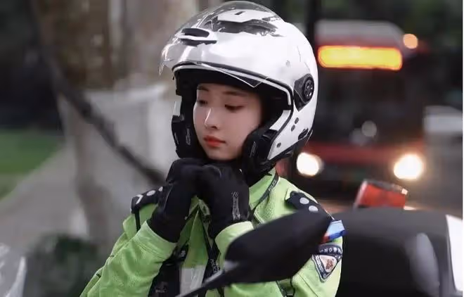 兔子警官李語蔚升職了,爆火後沒有辭職當網紅,如今離轉正不遠了