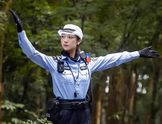 兔子警官李語蔚升職了,爆火後沒有辭職當網紅,如今離轉正不遠了