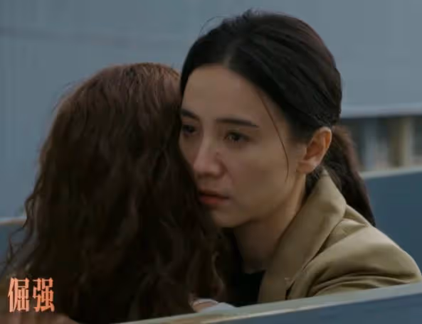 當44歲宋佳與31歲鍾楚曦站在一起，我才明白什麼叫頂級自律
