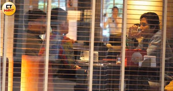 45歲藍正龍「獨身聚會」近況被拍! 暴瘦客串《影后》」時間點曝
