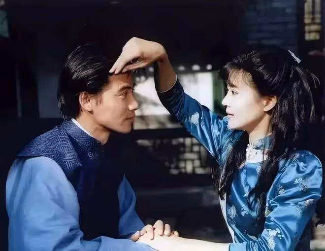 她是最美婉君,與丈夫戀愛10年,一雙兒女,被騙800萬,如今怎樣