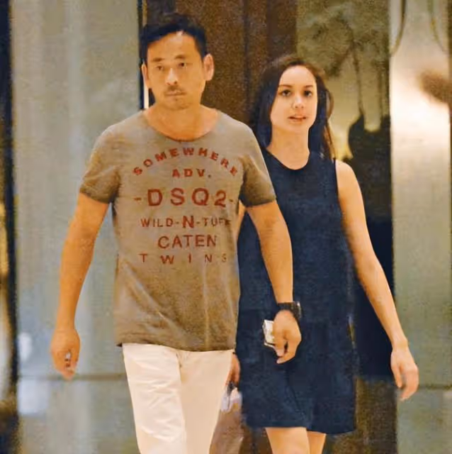 洗米華和Mandy昔日愛巢出售,降價一半沒人要,室內裝修奢華