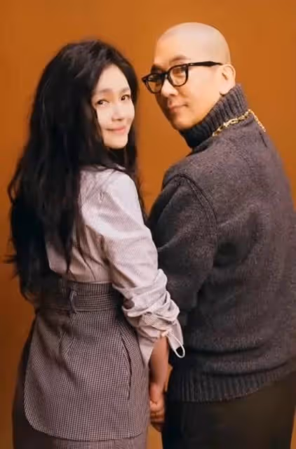 大S媽媽露面,大S笑聲很爽朗,母女聚齊一家人好歡慶