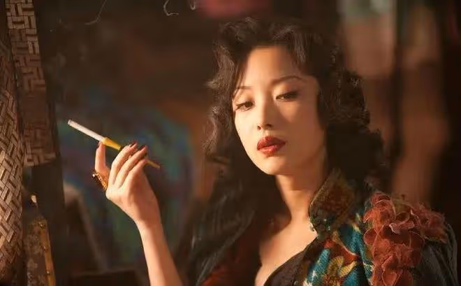 10年過去,因報恩張藝謀前程盡毀,她成史上最慘謀女郎