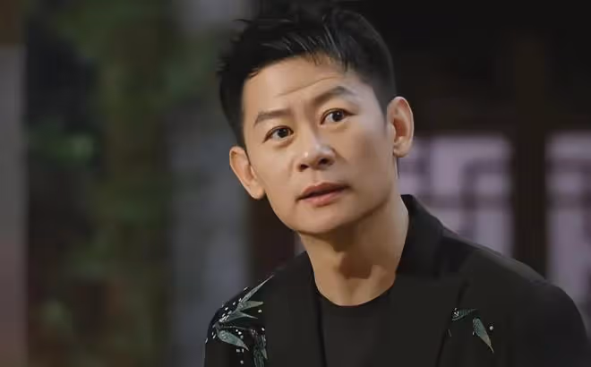 豪氣硬漢李健:與妻子青梅竹馬恩愛26年,演完《宿敵》終於走紅