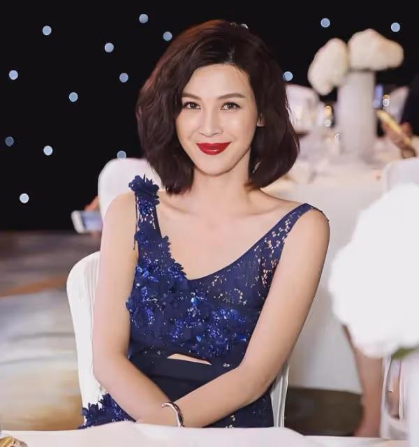 童蕾豪門夢碎！為50億富豪拋棄5年真愛，如今只剩巨額債務