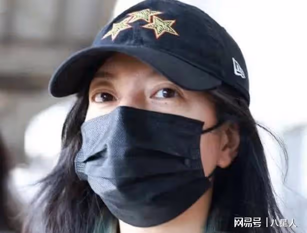 趙薇被強制執行!近況滄桑頹廢,細挖她的資產,早就已經窮途末路了