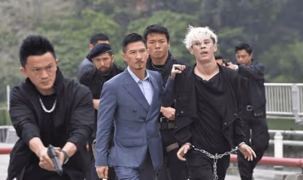 36歲美女明星梁洛施疑戀愛！同45歲馬浴柯牽手喝咖啡被拍
