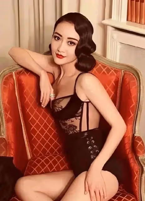 王鷗寫真露出事業線和大美腿！不是豐乳肥臀也性感火辣