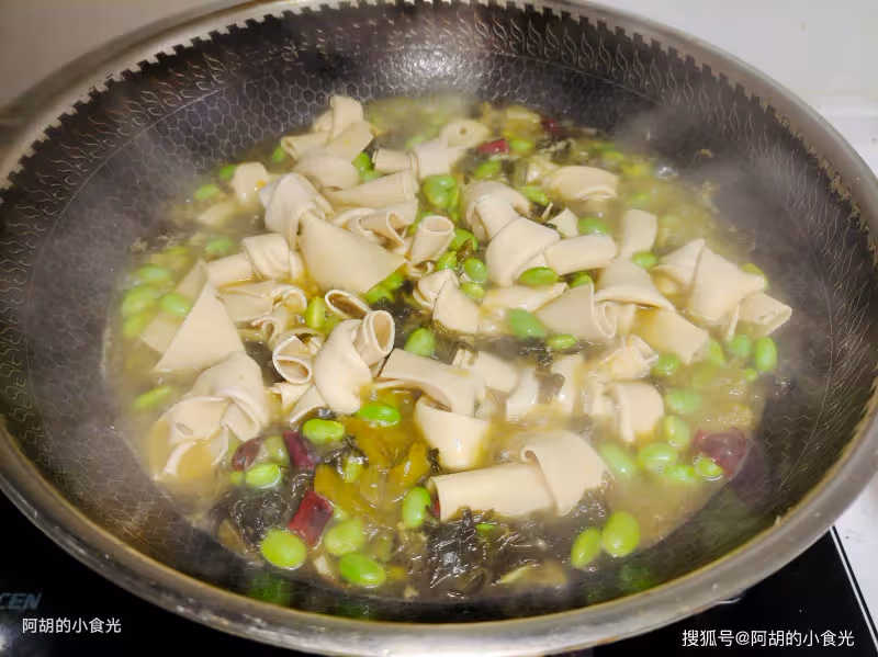 冬天這菜該使勁吃，比吃大魚大肉強！熱乎乎地燉一鍋，軟嫩透了、無敵的開胃，吃完從頭暖到腳