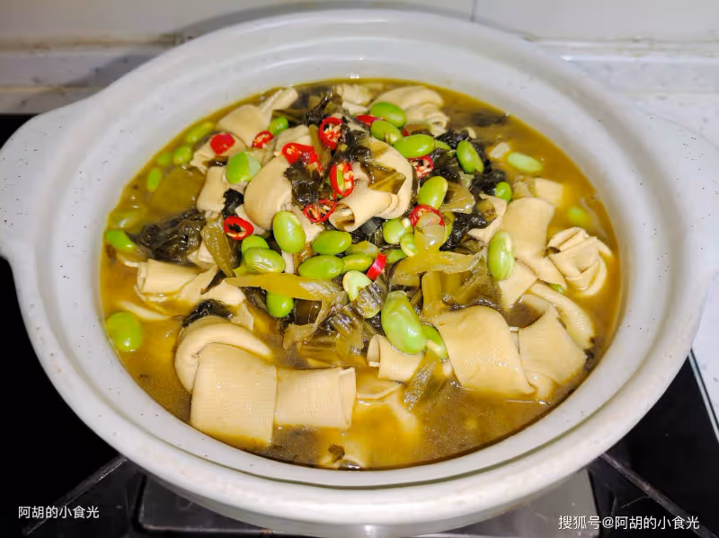冬天這菜該使勁吃，比吃大魚大肉強！熱乎乎地燉一鍋，軟嫩透了、無敵的開胃，吃完從頭暖到腳