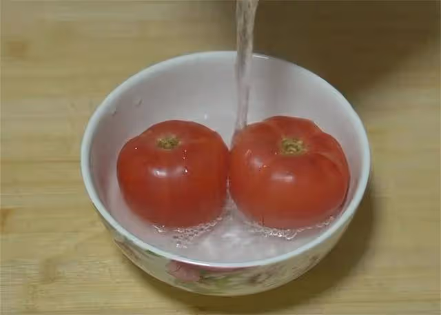 麵條試試這樣吃,不用擀麵筷子一攪,面丁變麵條,比手擀麵還勁道