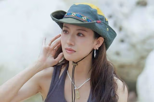 TVB視後蔡思貝無劇可拍，壓力大到出現幻聽，在車內痛哭發泄情緒