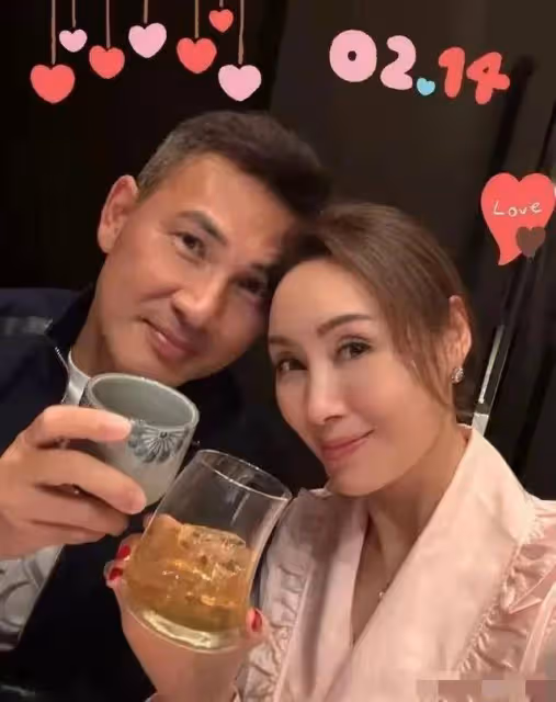 郭可盈罕見接內地商演，評論兩極化，性感獻唱卻被指顯老態