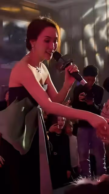 郭可盈罕見接內地商演，評論兩極化，性感獻唱卻被指顯老態