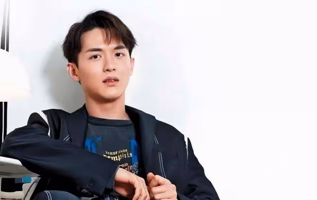TVB星三代火速上位,演爆破戲拒用替身,奶奶是已故資深老戲骨