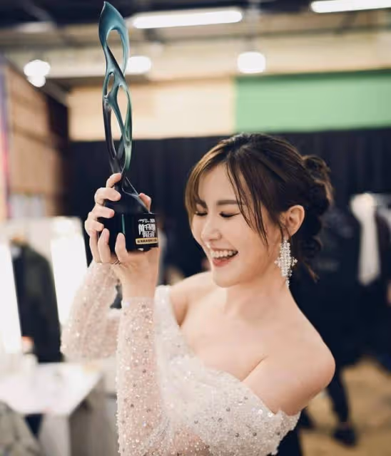 TVB力捧女星自曝患有隱疾!拍照閉一隻眼並非扮可愛,稱有隱情
