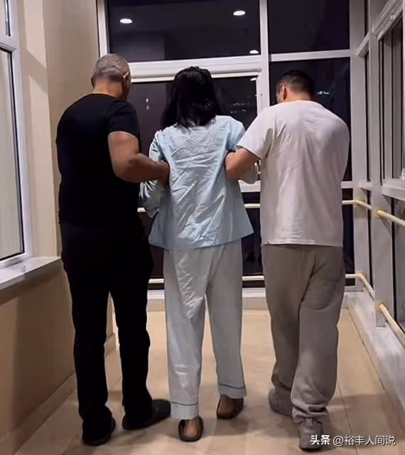 張咪三次患癌後報平安!半邊舌頭已切除,外籍老公攙扶女兒未現身