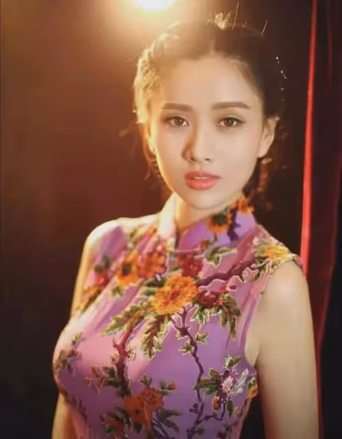 白夜破曉：她被稱為王子文和邱淑貞合體，卻更英氣，戲外身材火辣