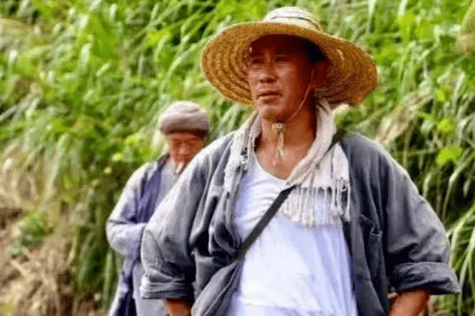 演了大半輩子農民,戲紅人不紅,娶13歲認識的初戀為妻,如今怎麼樣了?