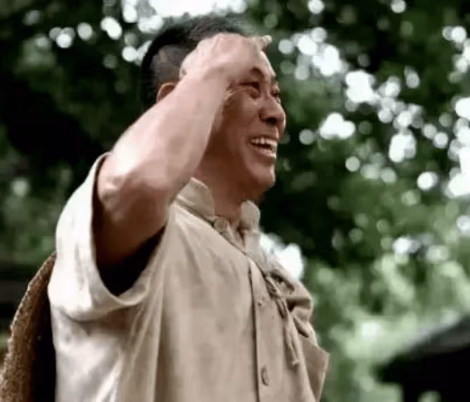演了大半輩子農民,戲紅人不紅,娶13歲認識的初戀為妻,如今怎麼樣了?