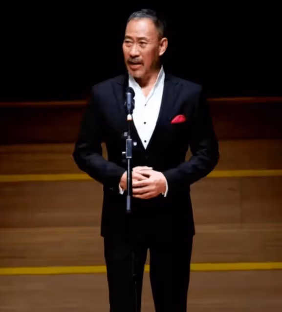 演了大半輩子農民,戲紅人不紅,娶13歲認識的初戀為妻,如今怎麼樣了?