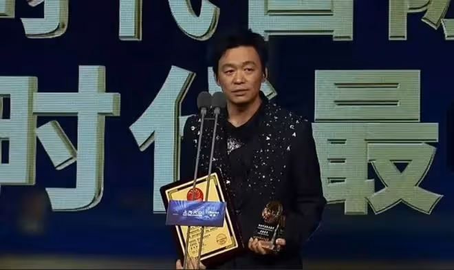 40歲的王寶強又攤上事了：美艷嬌妻算計財產，合作夥伴舉報他詐騙