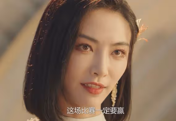 當33歲張予曦和48歲李小冉站一起,我才明白成熟美和白幼瘦的區別