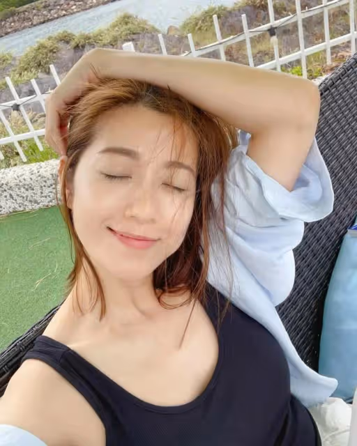 TVB花旦陳自瑤結婚13周年無任何慶祝,王浩信罕回港不跟家人同框