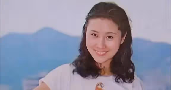 她寧願放棄中國籍也要出國,不要丈夫兒子,兩婚兩離至今孤身一人