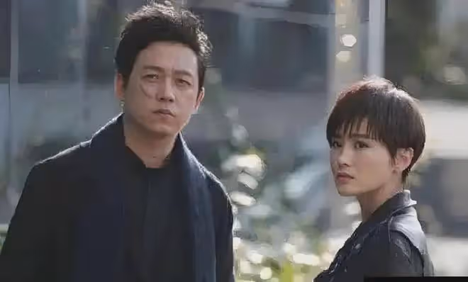 潘粵明攜尹姝貽同台亮相,潘粵明眼神全程追妻,滿滿愛意藏不住
