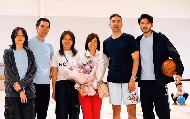 高以翔五周年祭,事發地墓地擺滿鮮花,高以翔我們永遠不說再見