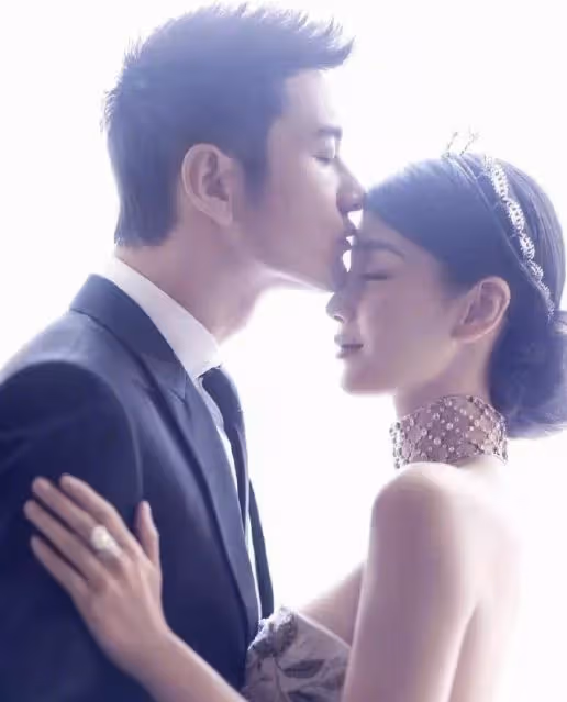 香港這一夜，baby「高調」回歸，整個人脫胎換骨，顏值驚鴻一瞥