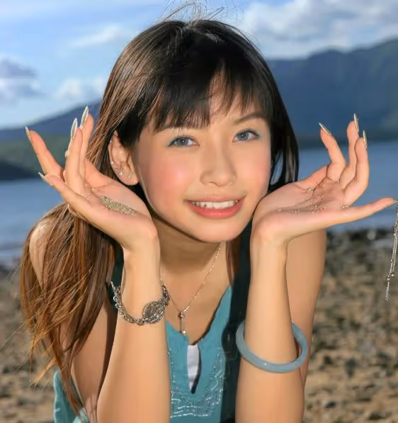 香港這一夜，baby「高調」回歸，整個人脫胎換骨，顏值驚鴻一瞥