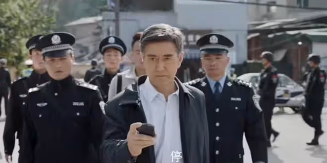 《我是刑警》央視播出，躲過於和偉、富大龍，卻被66歲的男三驚艷