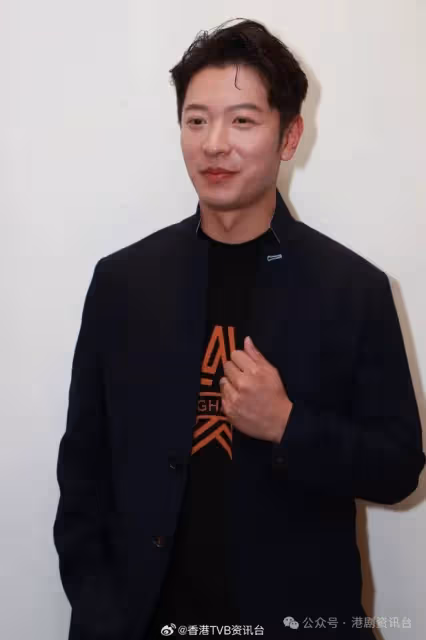 前TVB男星戴婚戒疑有喜事！定居深圳方便照顧媽媽