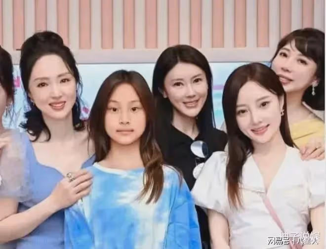 甜馨是世上最幸福的小孩!沉默了7年的李小璐,這次終於不忍了...