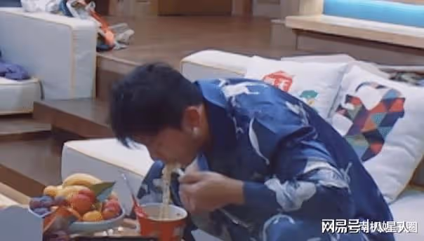 新《奔跑吧》首播滿屏尷尬!全程尬笑掩蓋遊戲無聊,李晨成最大敗筆
