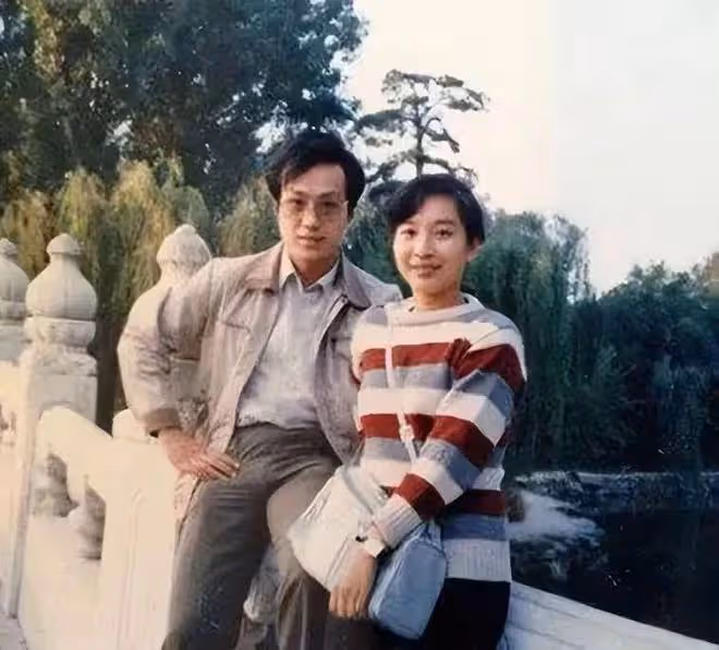 羅京去世14年，妻子改嫁富商，母親至今不知，3字遺言令人深思